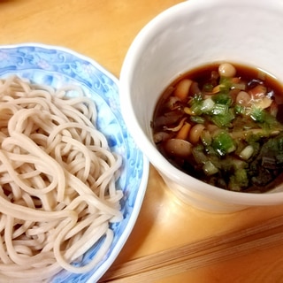 キノコたっぷりの冷やしつけ蕎麦